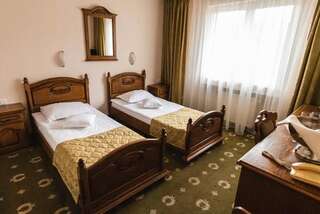 Отель Hotel Brilliant Meses Залэу Двухместный номер с 2 отдельными кроватями-4
